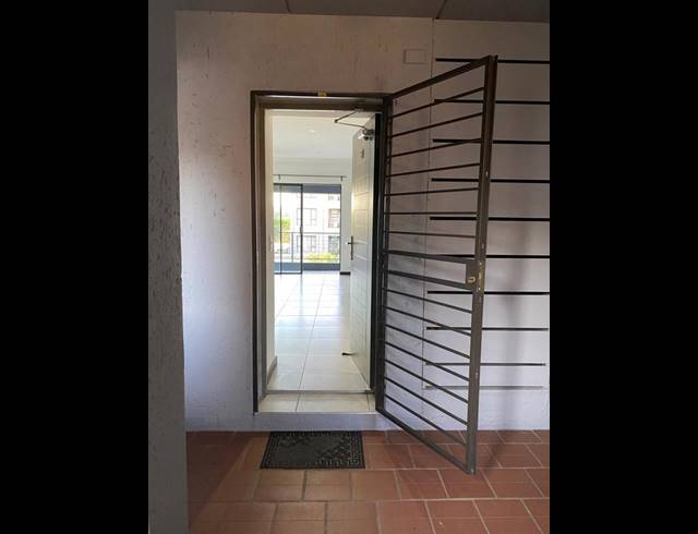 1 BEDROOM APARTMENT FOR SALE IN LONEHILL